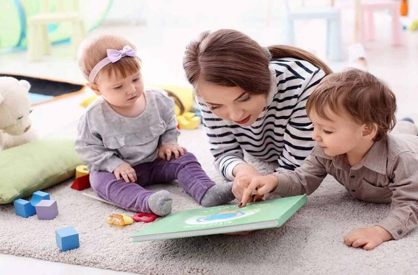 چرا استخدام پرستار کودک در منزل انتخابی مطمئن برای والدین شاغل است؟